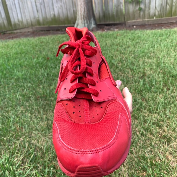 Red Nike Huaraches - Picture 6 of 10